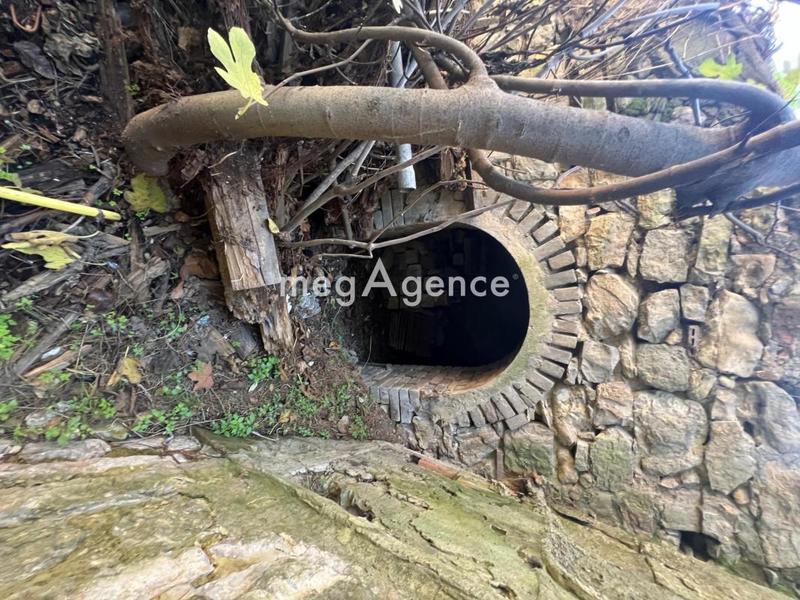 Maison - 740 m² - 18 pièces