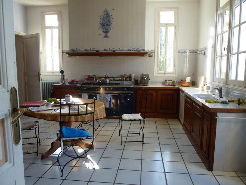 Maison - 760 m² - 13 pièces