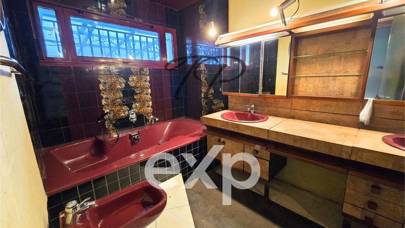 Appartement - 177 m² - 6 pièces