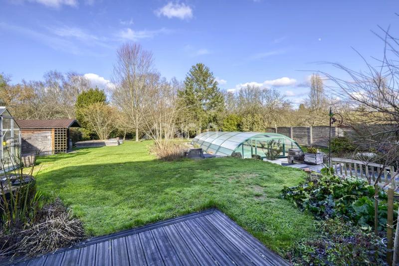 Maison - 238 m² - 10 pièces