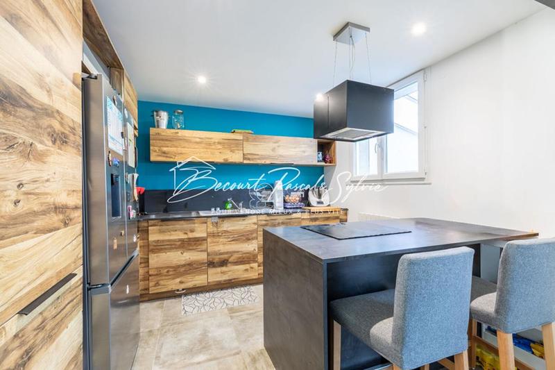 Maison - 93 m² - 5 pièces