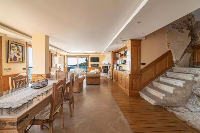 Maison - 162 m² - 8 pièces