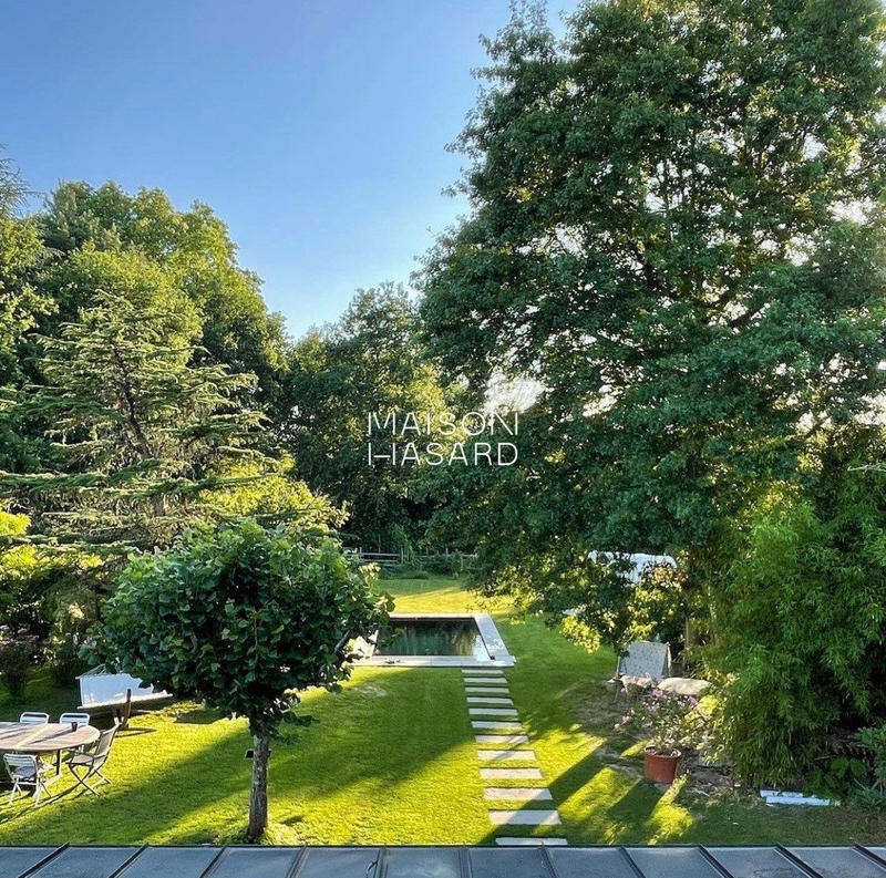 Maison - 219 m² - 8 pièces