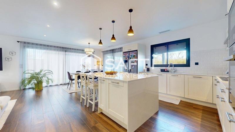 Maison - 174 m² - 5 pièces