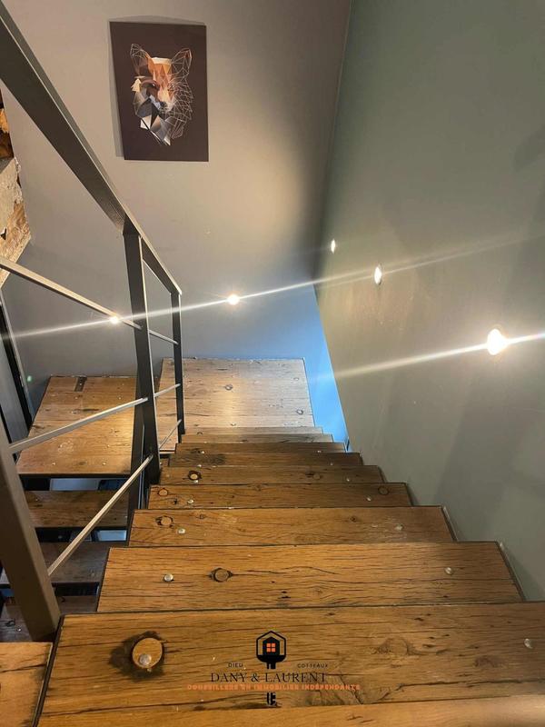 Maison - 720 m² - 12 pièces