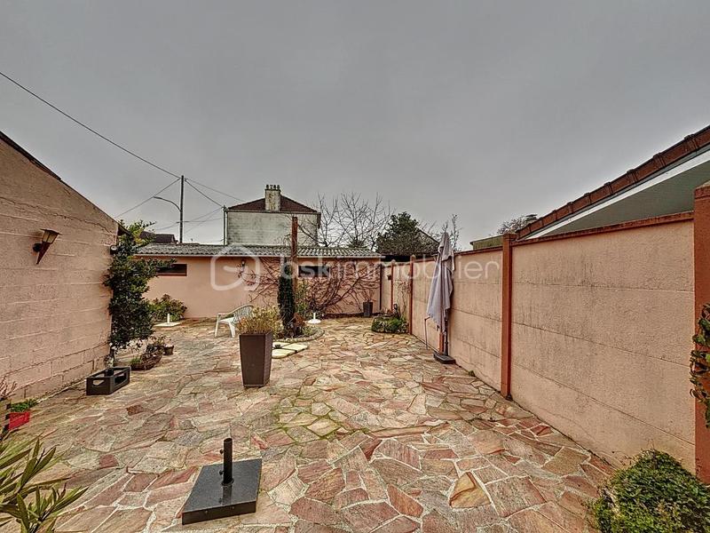 Local commercial - 200 m² - 5 pièces