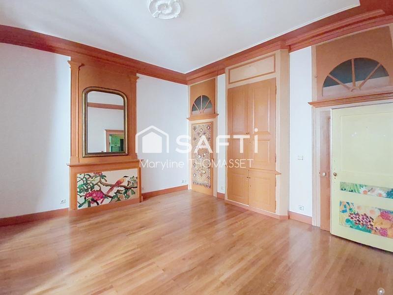 Appartement - 153 m² - 5 pièces