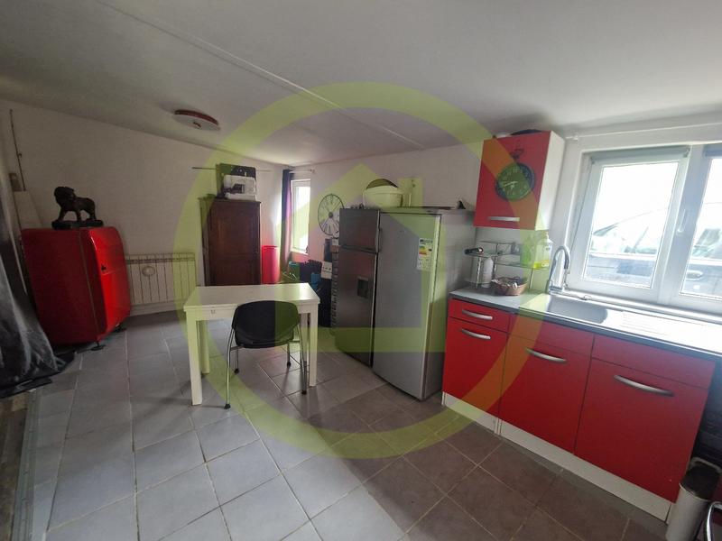 Maison - 90 m² - 5 pièces