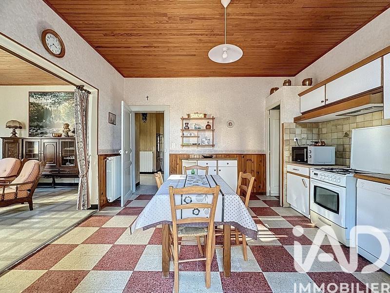 Maison - 253 m² - 8 pièces