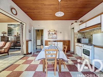 Maison - 253 m² - 8 pièces