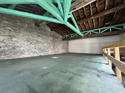 Maison - 362 m² - 6 pièces