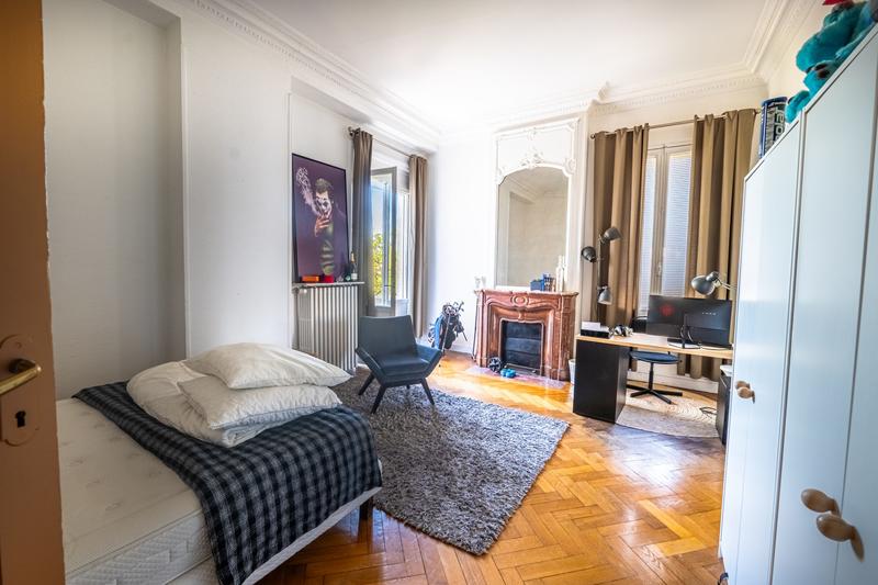 Maison - 345 m² - 8 pièces
