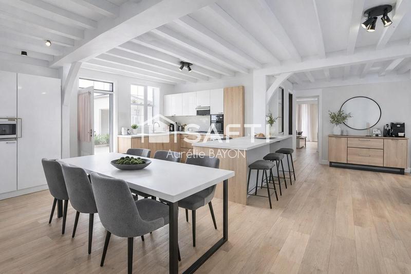 Maison - 161 m² - 8 pièces