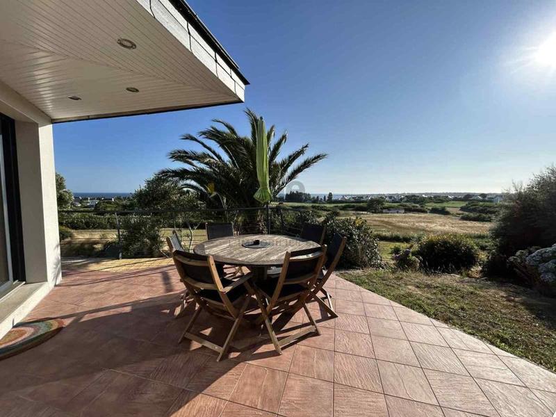 Maison - 216 m² - 9 pièces