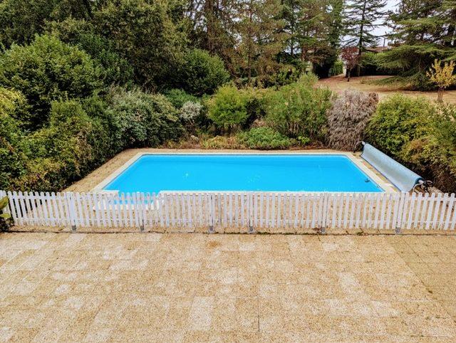 Maison - 261 m² - 7 pièces