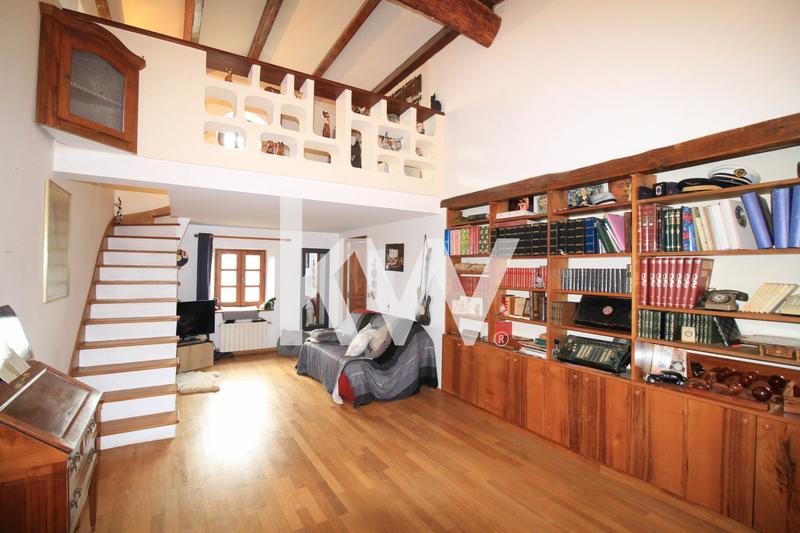 Maison - 230 m² - 6 pièces