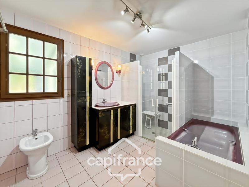 Maison - 165 m² - 6 pièces