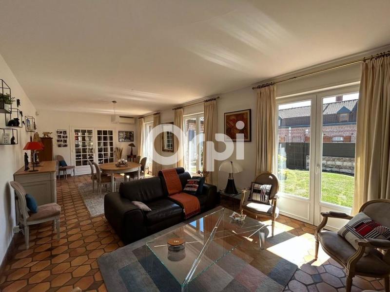 Maison - 210 m² - 6 pièces