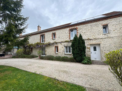 Maison - 240 m² - 8 pièces
