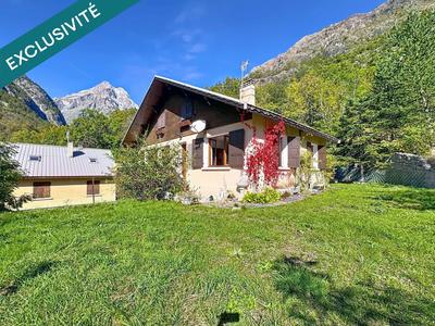 Maison - 221 m² - 8 pièces