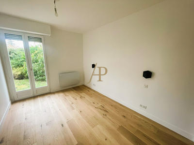 Appartement - 99 m² - 5 pièces