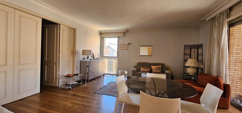 Appartement bourgeois - 68 m² - 2 pièces