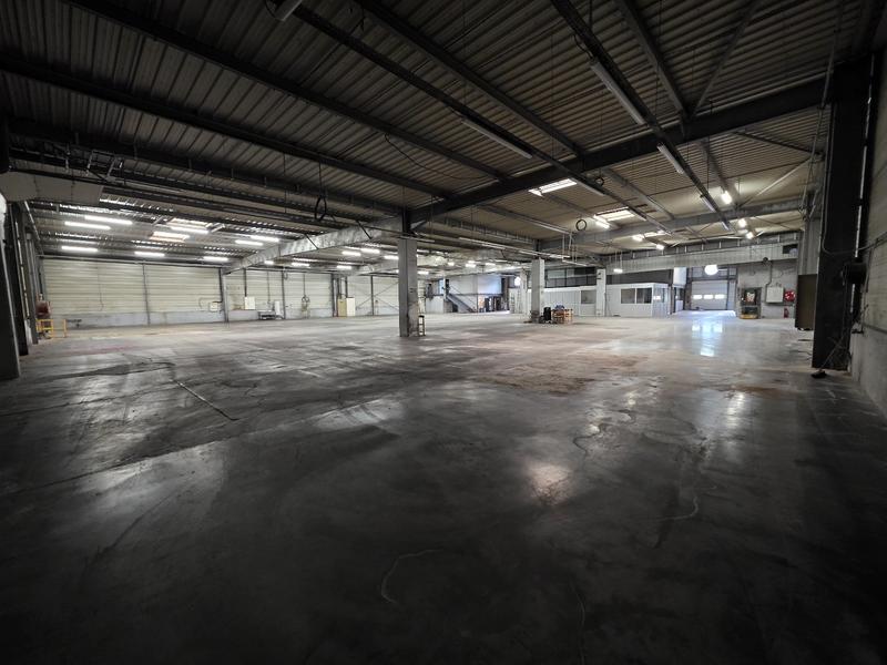 Entrepôt - 2 860 m²