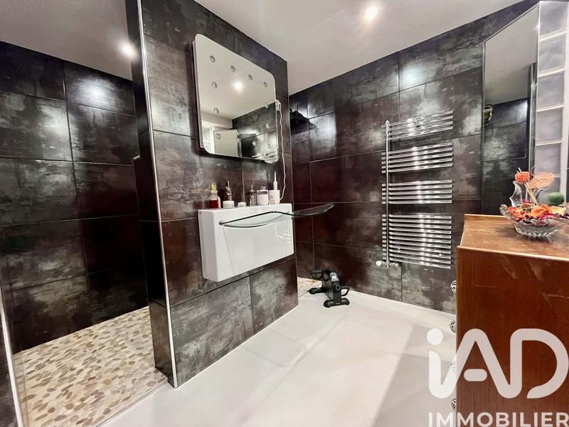 Appartement - 80 m² - 4 pièces