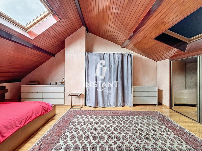 Maison - 266 m² - 7 pièces