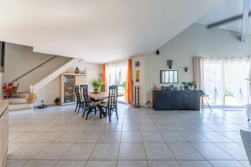 Maison - 196 m² - 6 pièces