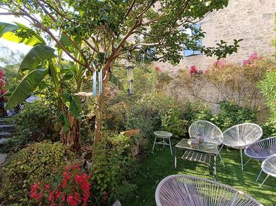 Maison - 240 m² - 7 pièces