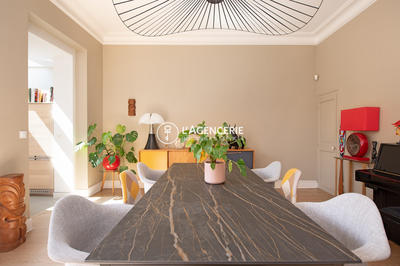 Maison - 235 m² - 9 pièces