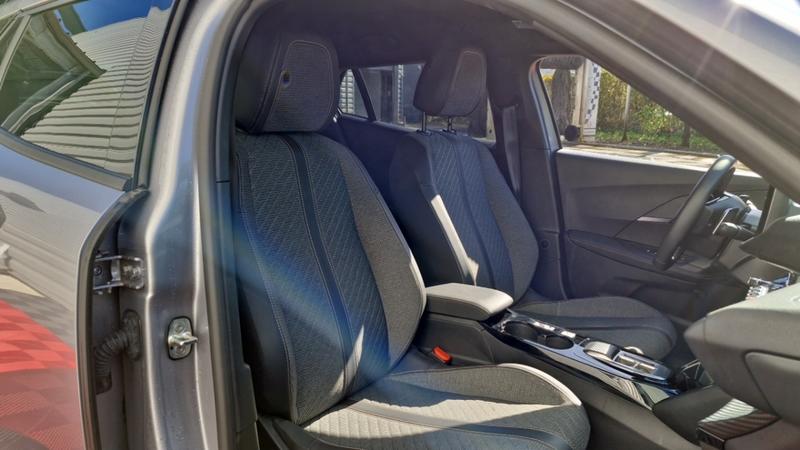 Peugeot 2008 Hybrid 136 E-Dcs6 Allure