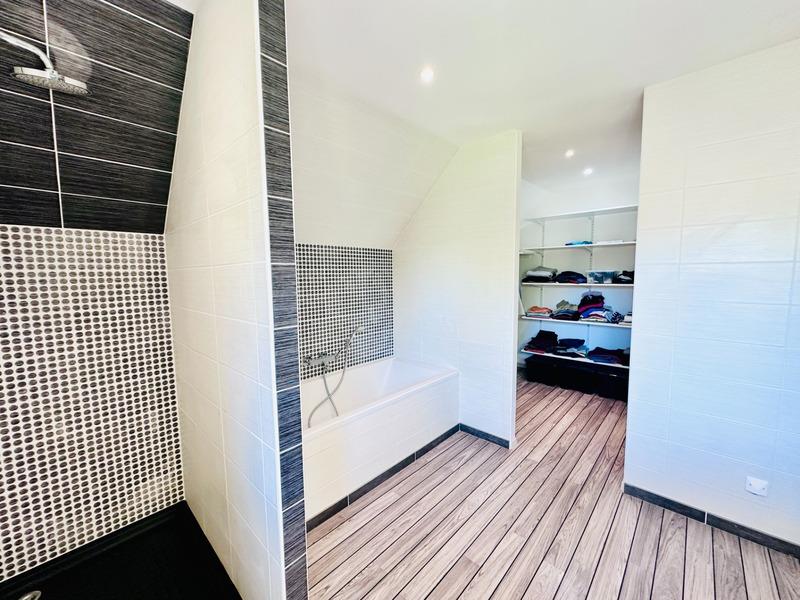 Maison - 174 m² - 6 pièces