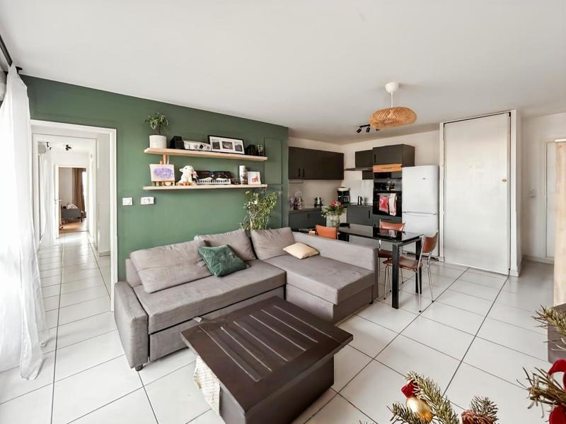 Appartement - 99 m² - 3 pièces