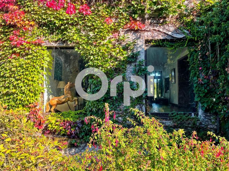 Propriété - 503 m² - 10 pièces