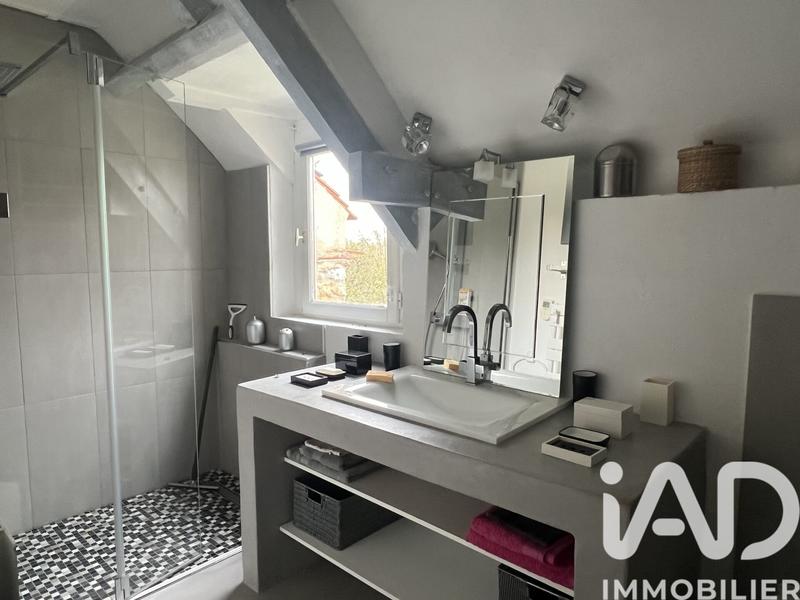 Maison - 228 m² - 8 pièces