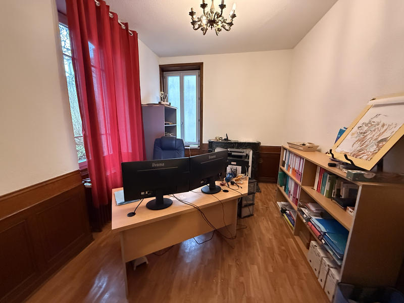 Maison - 239 m² - 9 pièces