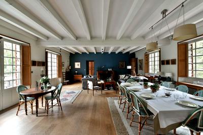 Demeure - 300 m² - 9 pièces