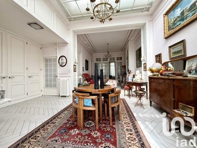 Maison - 295 m² - 6 pièces