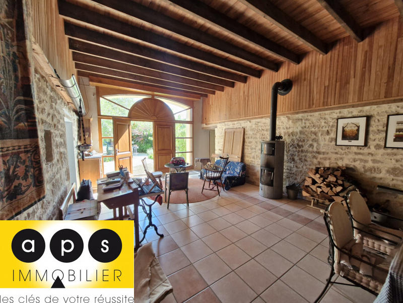 Maison - 220 m² - 10 pièces