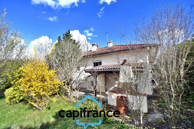 Maison - 215 m² - 9 pièces