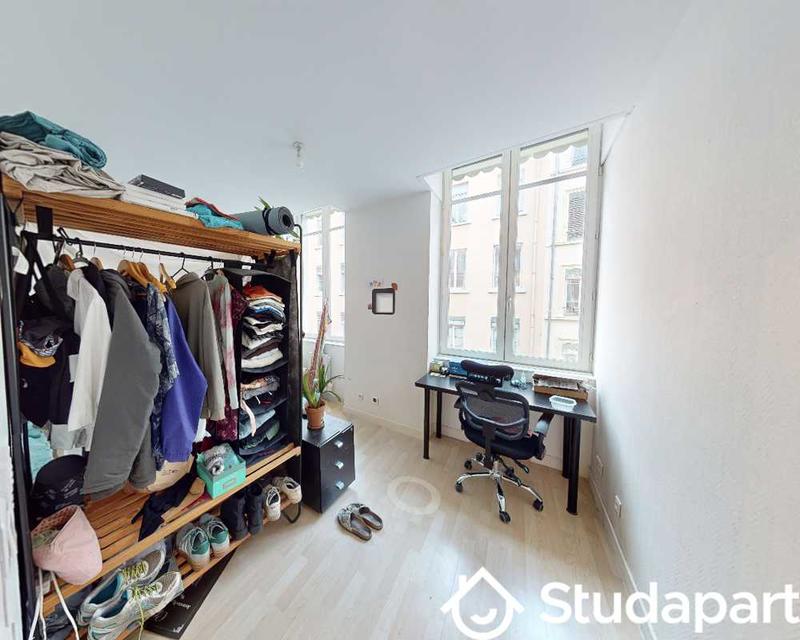Chambre - 70 m² - 1 pièce