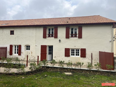 Maison - 93 m² - 4 pièces