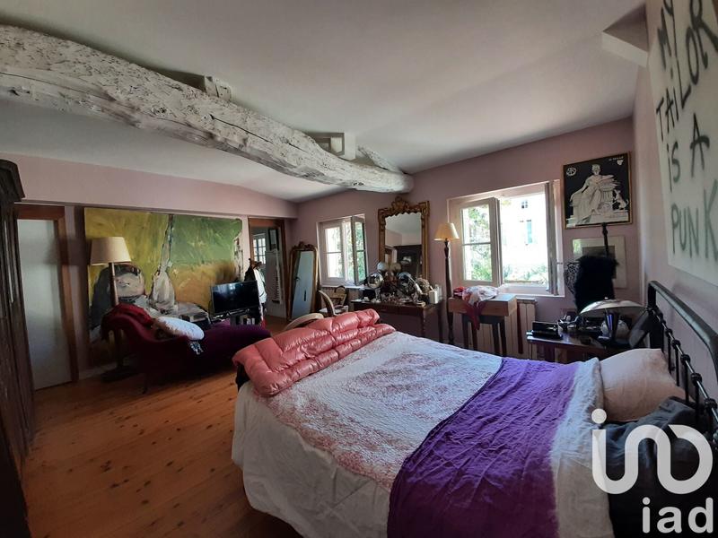 Appartement - 200 m² - 6 pièces