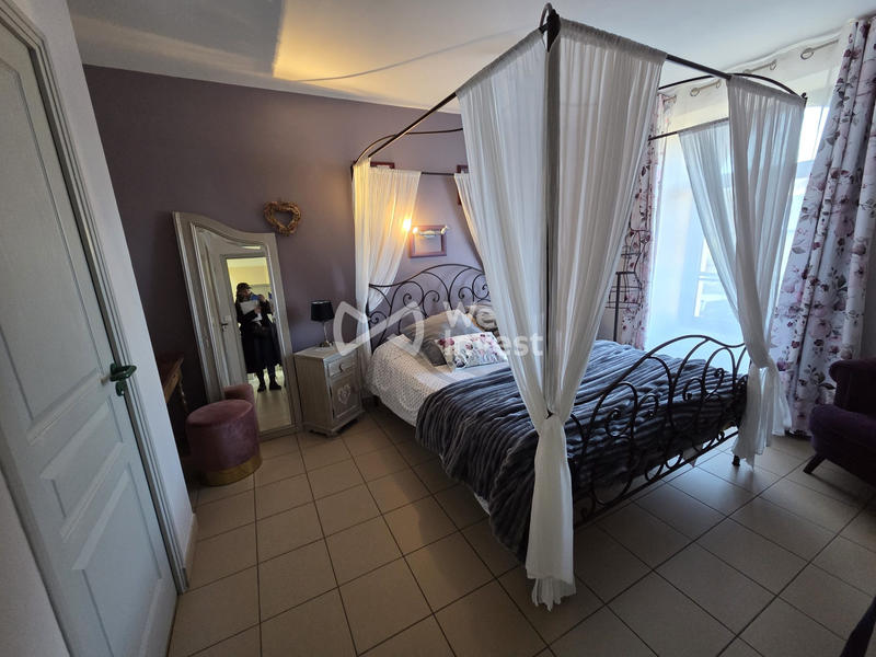 Maison ancienne - 804 m² - 28 pièces