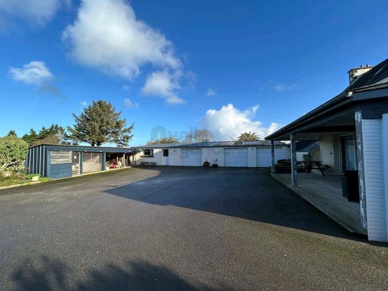 Maison - 183 m² - 7 pièces