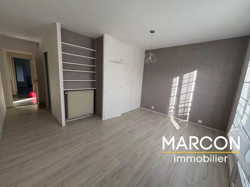 Propriété - 277 m² - 12 pièces