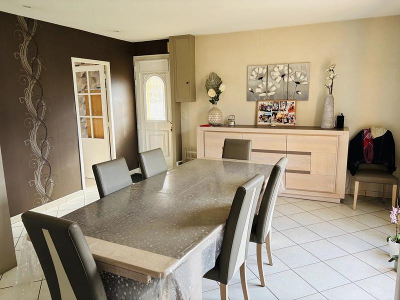 Maison - 90 m² - 5 pièces