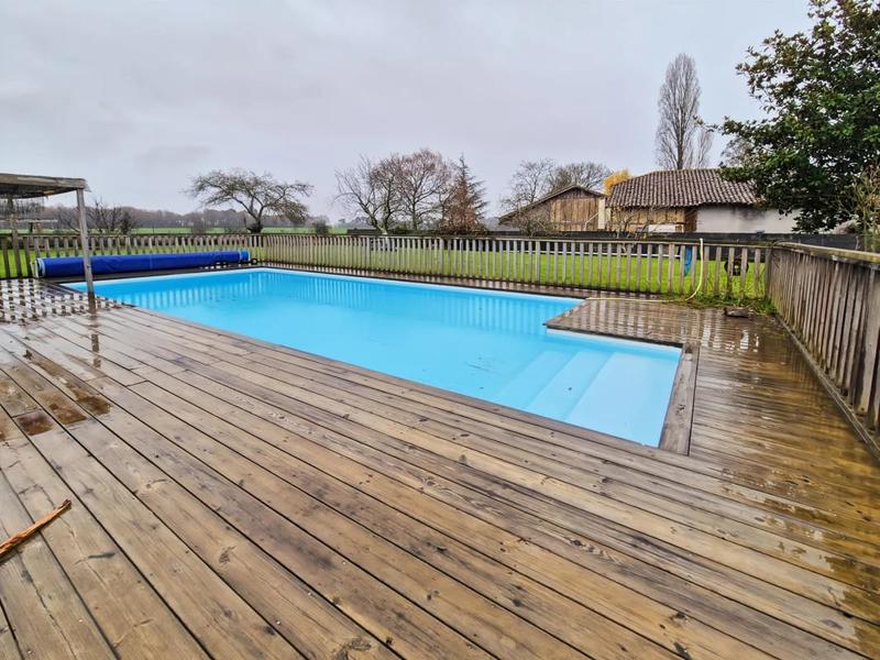 Maison - 290 m² - 8 pièces